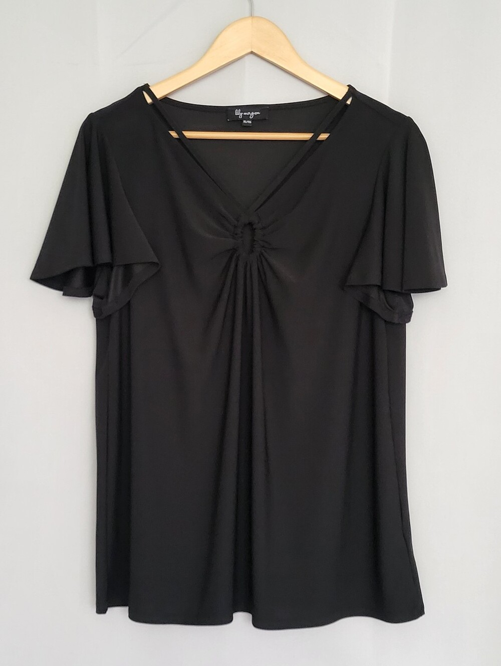 ⭐️3/$25⭐️ ​Lily Morgan Black Strappy V-Neck Flutter Sleeve Top Ruched Keyhole XL